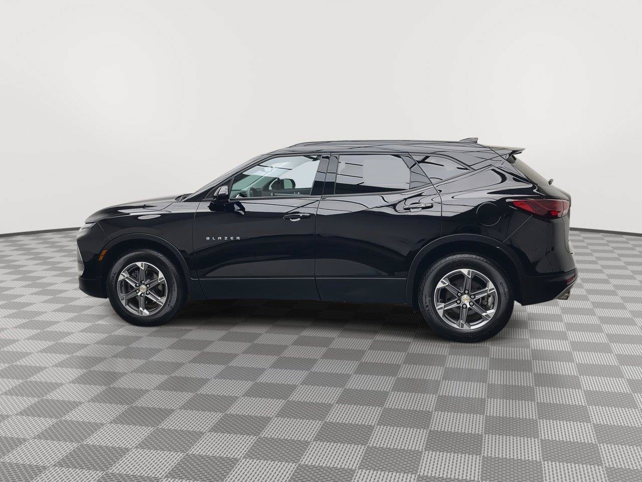 Certified 2024 Chevrolet Blazer LT w/ Convenience Package AWD/4WD image 39