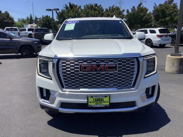 Used 2022 GMC Yukon XL Denali AWD/4WD image 3