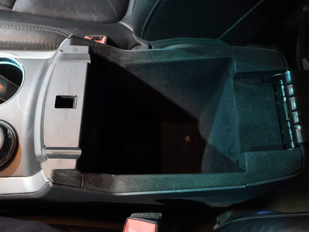 Used 2013 Ford Explorer Limited image 30