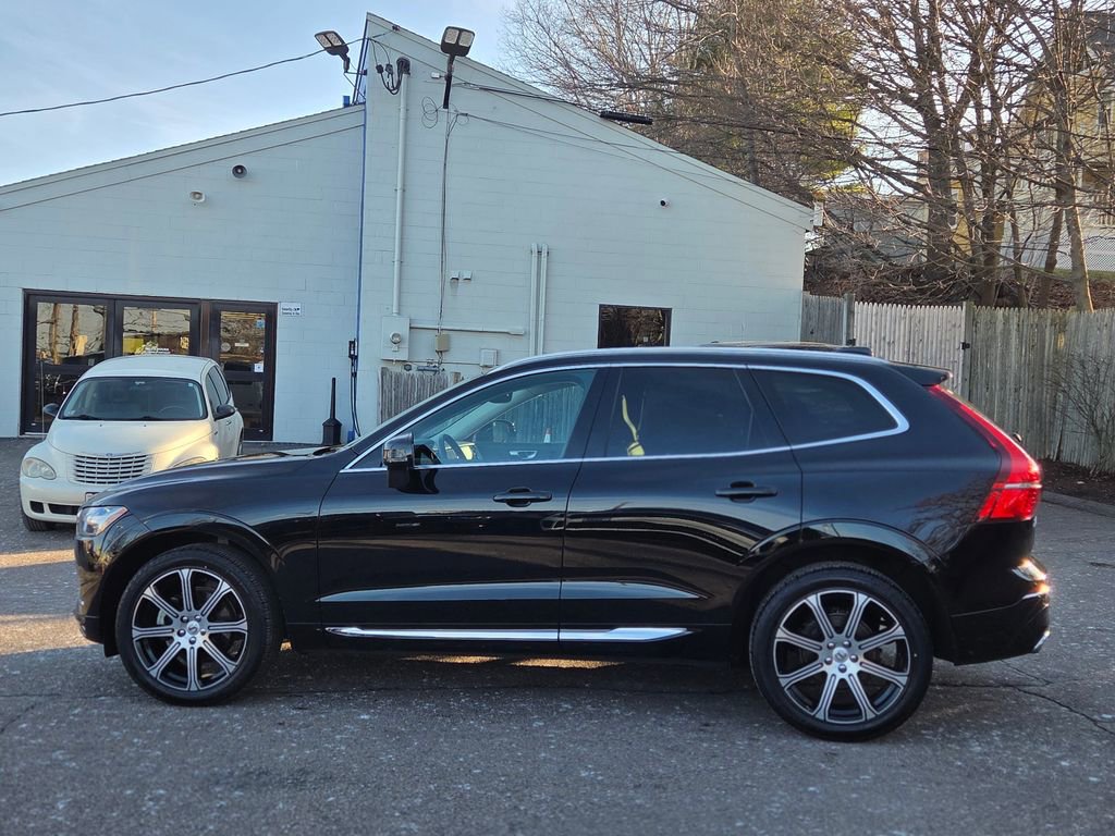Used 2021 Volvo XC60 T5 Inscription image 2