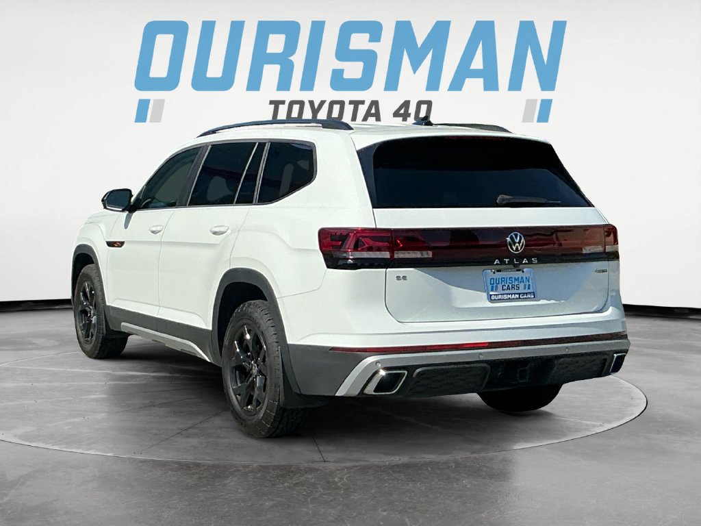 Used 2025 Volkswagen Atlas Peak Edition SE AWD/4WD image 5