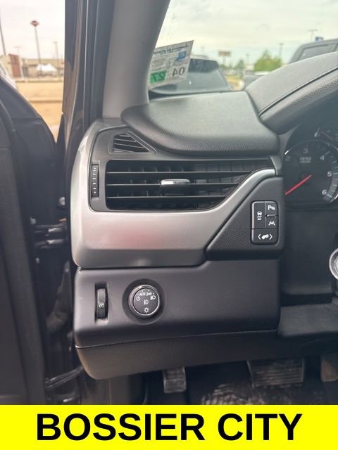 Certified 2016 Chevrolet Suburban LT image 11