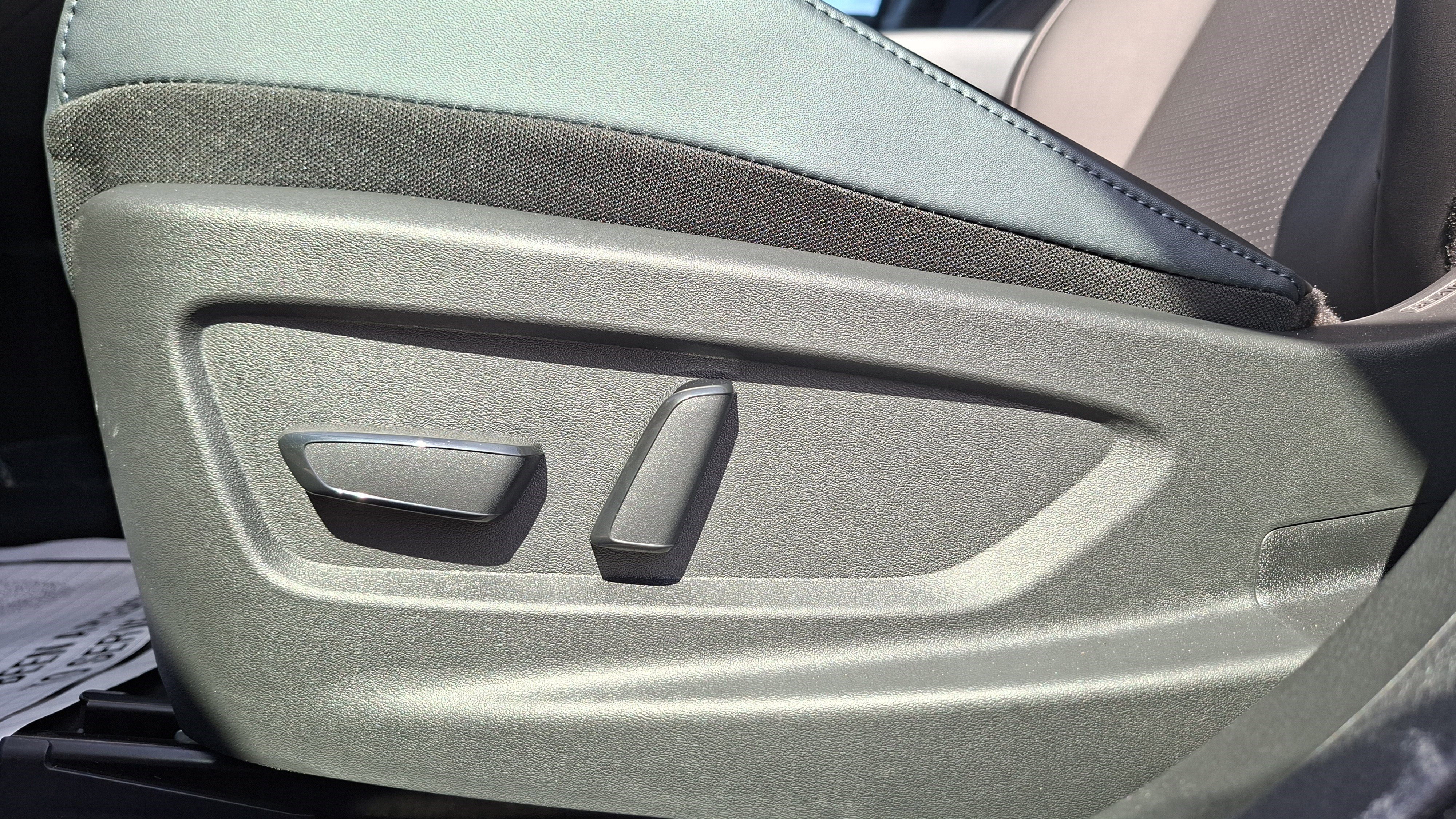 New 2026 Nissan Leaf SV+ image 13