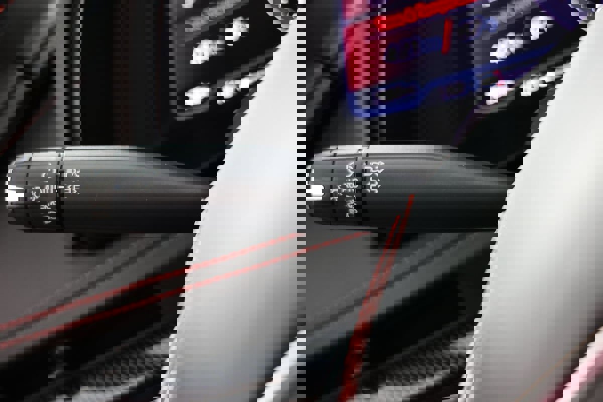 Used 2022 Chevrolet Corvette Stingray Premium Conv w/ Z51 Performance Package image 24