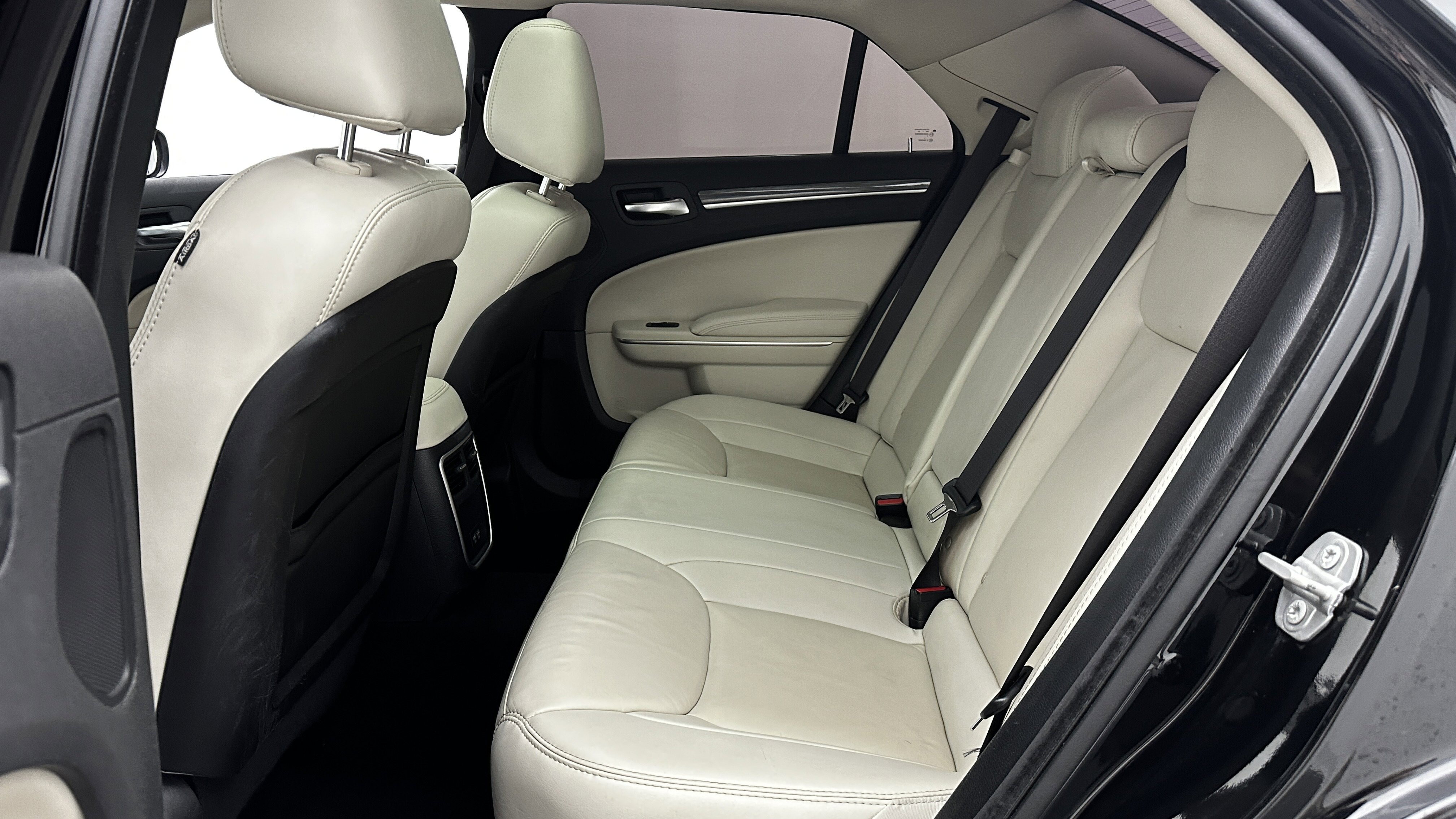 Used 2021 Chrysler 300 Touring L w/ Popular Equipment Group image 31