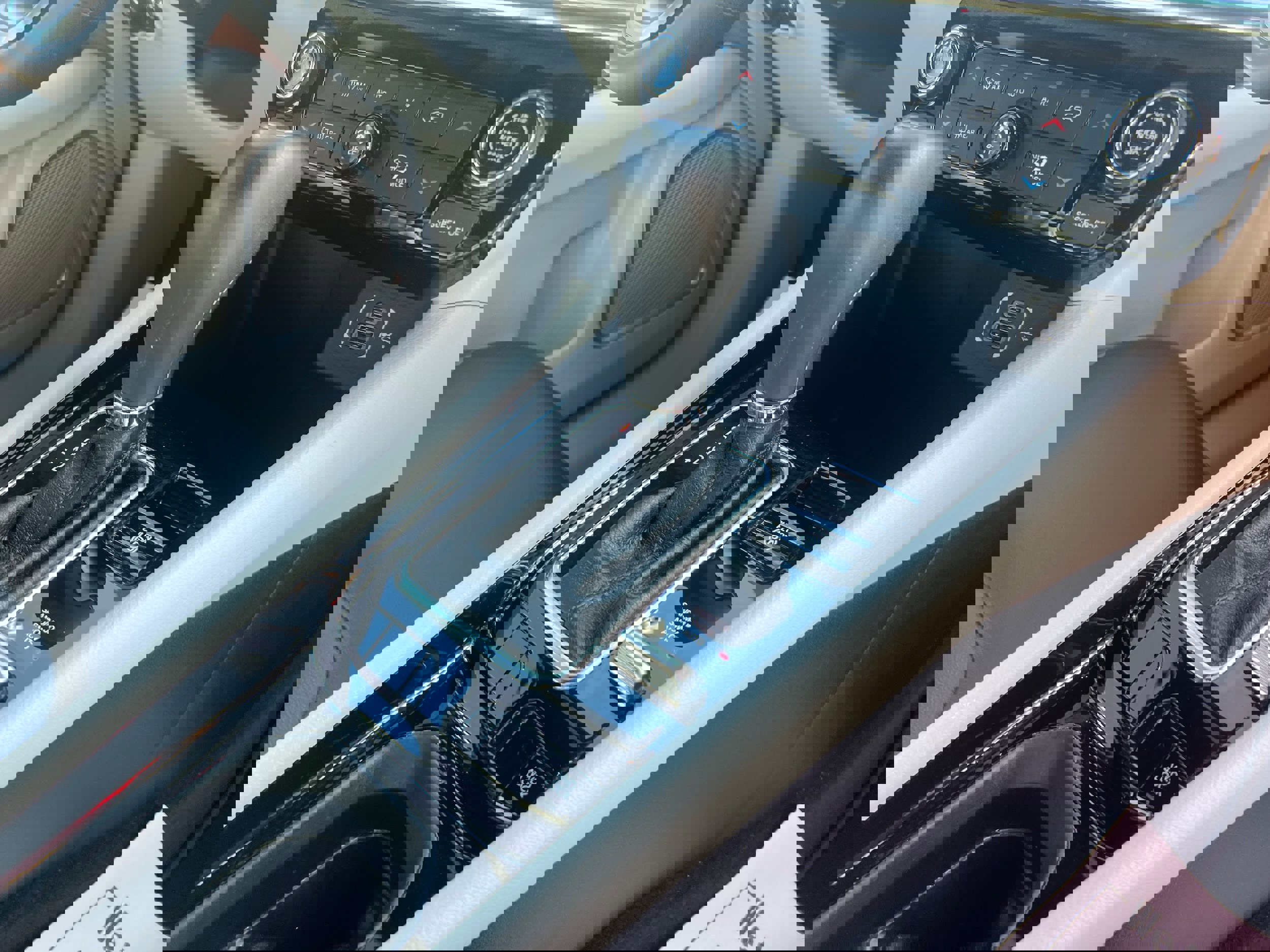 Used 2024 Jeep Compass Limited image 17