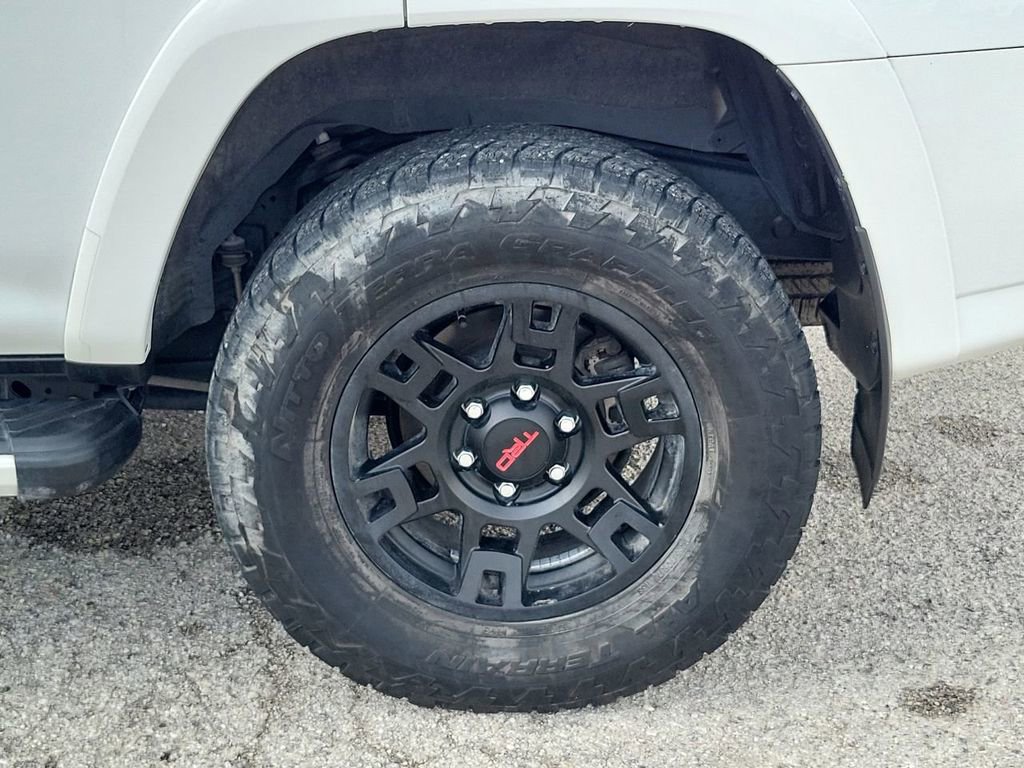Used 2023 Toyota 4Runner SR5 Premium w/ Moonroof Package AWD/4WD image 19