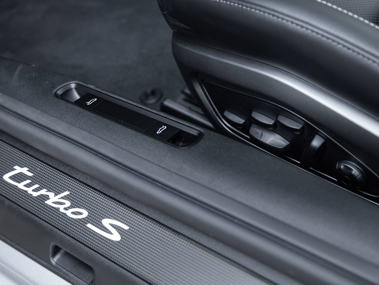 Certified 2026 Porsche 911 Turbo S AWD/4WD image 22