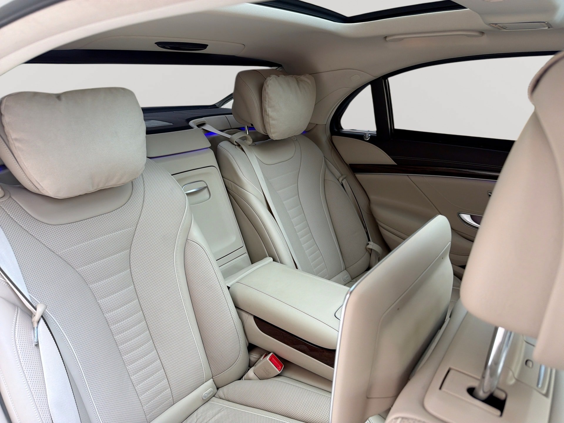 Used 2017 Mercedes-Benz S 550 4MATIC Sedan w/ Premium Package image 26