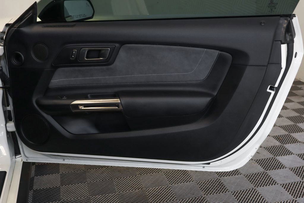 Used 2020 Ford Mustang Shelby GT350 w/ Technology Package RWD image 59