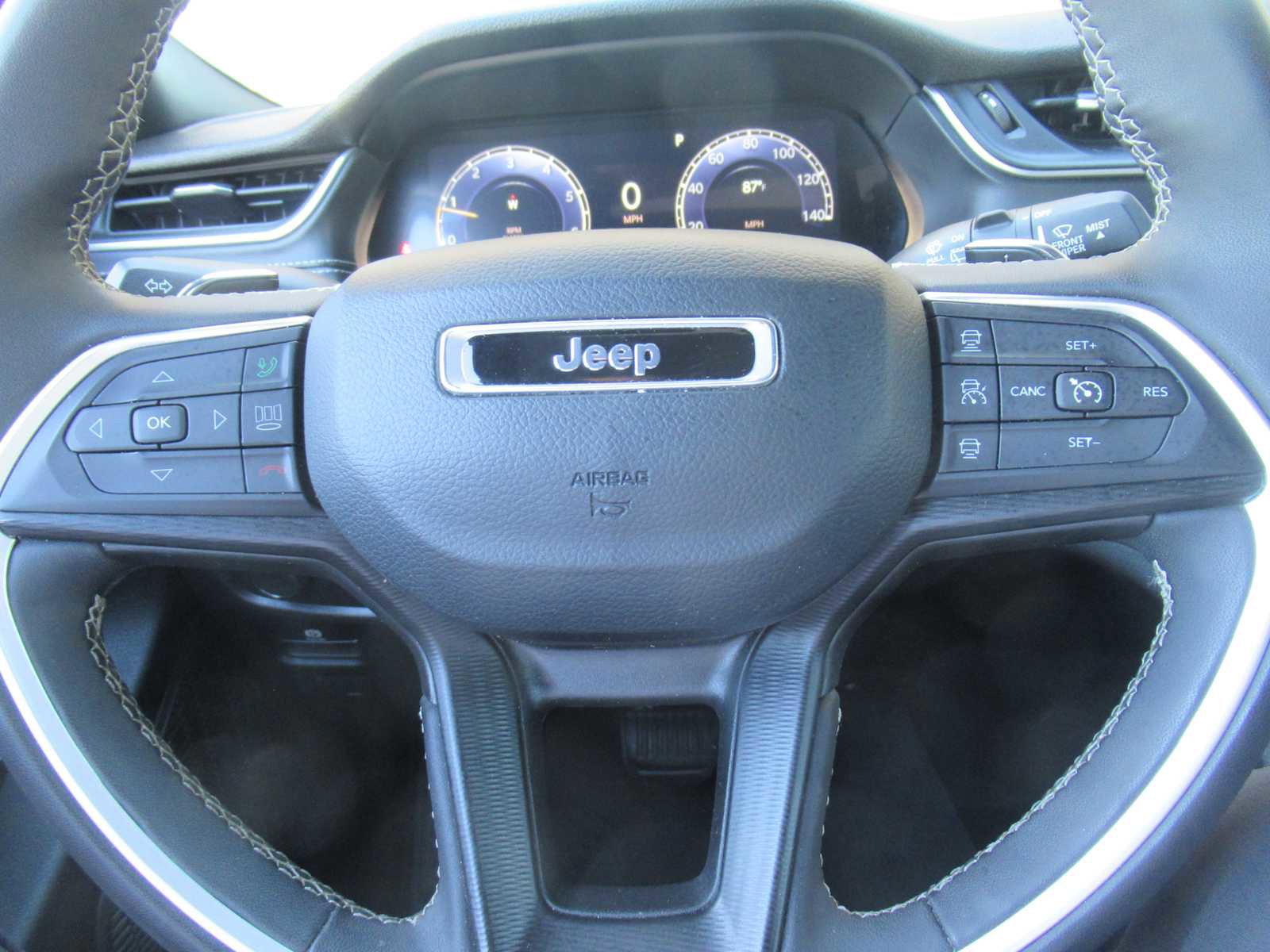 Used 2023 Jeep Grand Cherokee L Laredo image 20