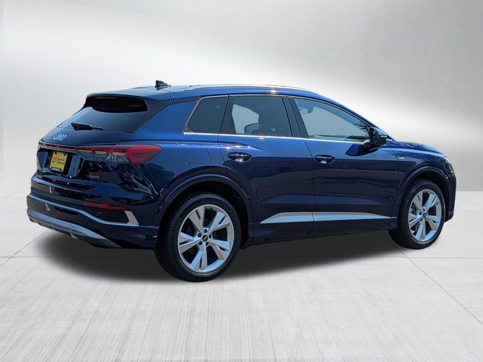 Used 2023 Audi Q4 e-tron Premium Plus w/ Premium Plus AWD/4WD image 7