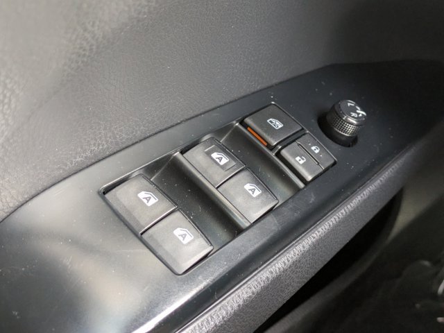 Used 2019 Toyota Camry L image 19