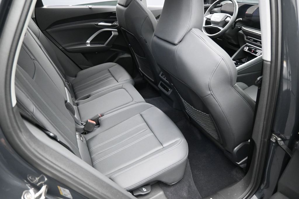 Used 2025 Audi Q5 Premium Plus w/ Premium Plus AWD/4WD image 29