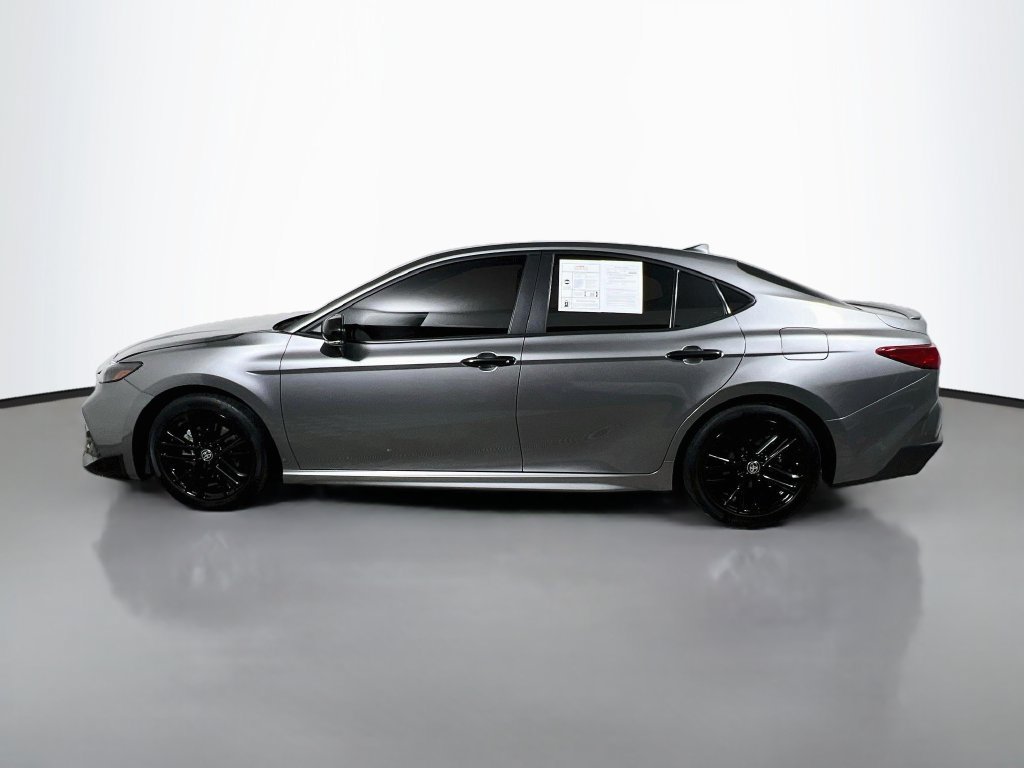 Used 2025 Toyota Camry SE FWD image 6