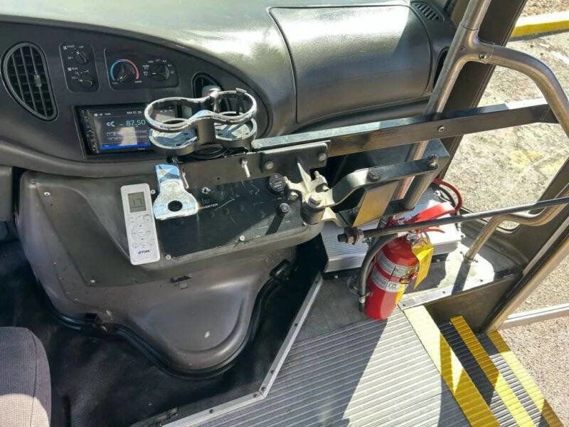 Used 2006 Ford E-350 and Econoline 350 Super Duty RWD image 66