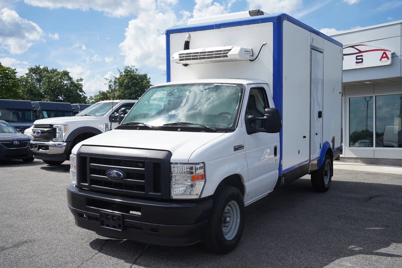 Used 2023 Ford E-350 and Econoline 350 Super Duty w/ Power Windows & Locks Group RWD image 5
