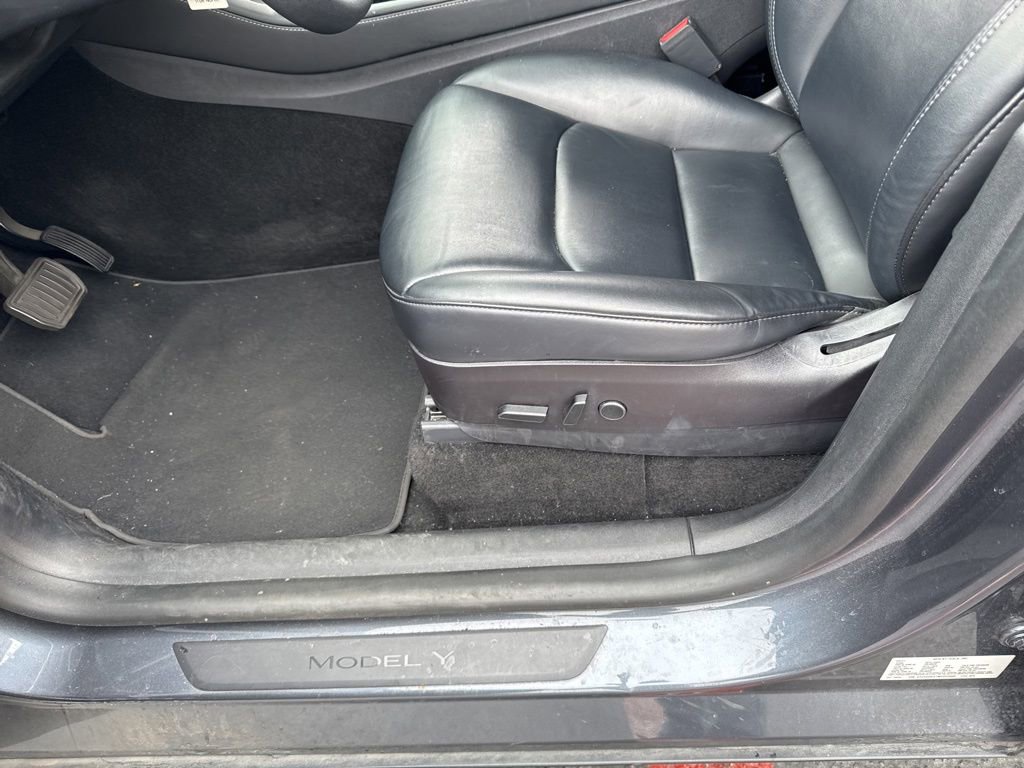 Used 2021 Tesla Model Y Long Range AWD/4WD image 5