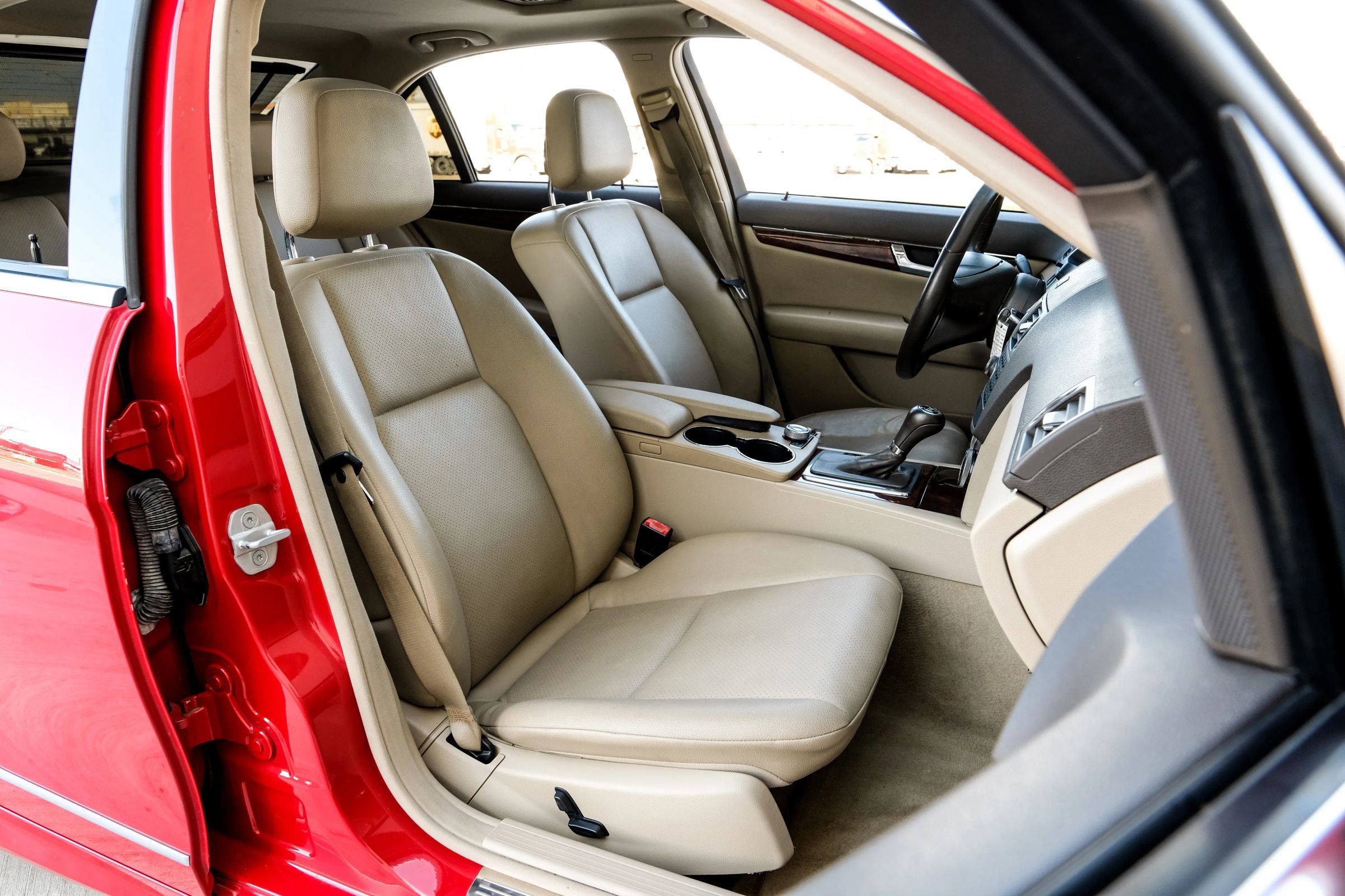 Used 2011 Mercedes-Benz C 300 C 300 Luxury Sedan 4D w/ Premium 1 Pkg image 35