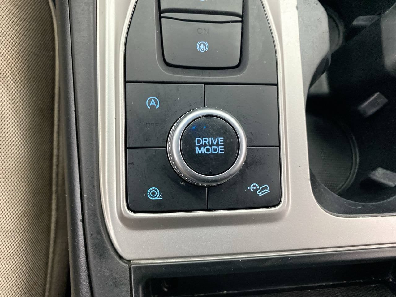 Used 2020 Ford Explorer XLT w/ Comfort Package AWD/4WD image 19