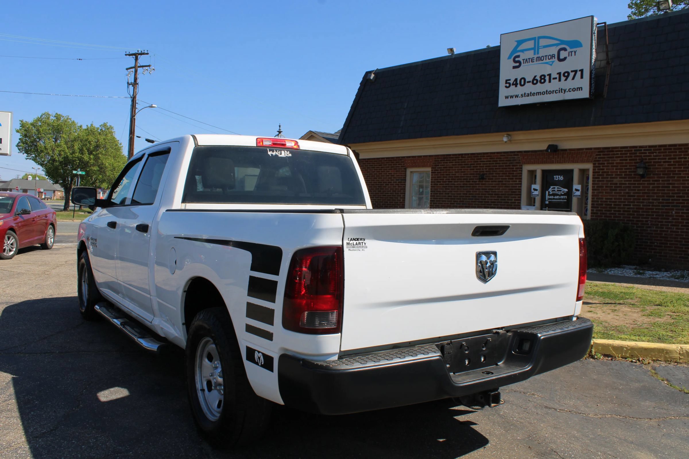 Used 2017 RAM 1500 Tradesman RWD image 5