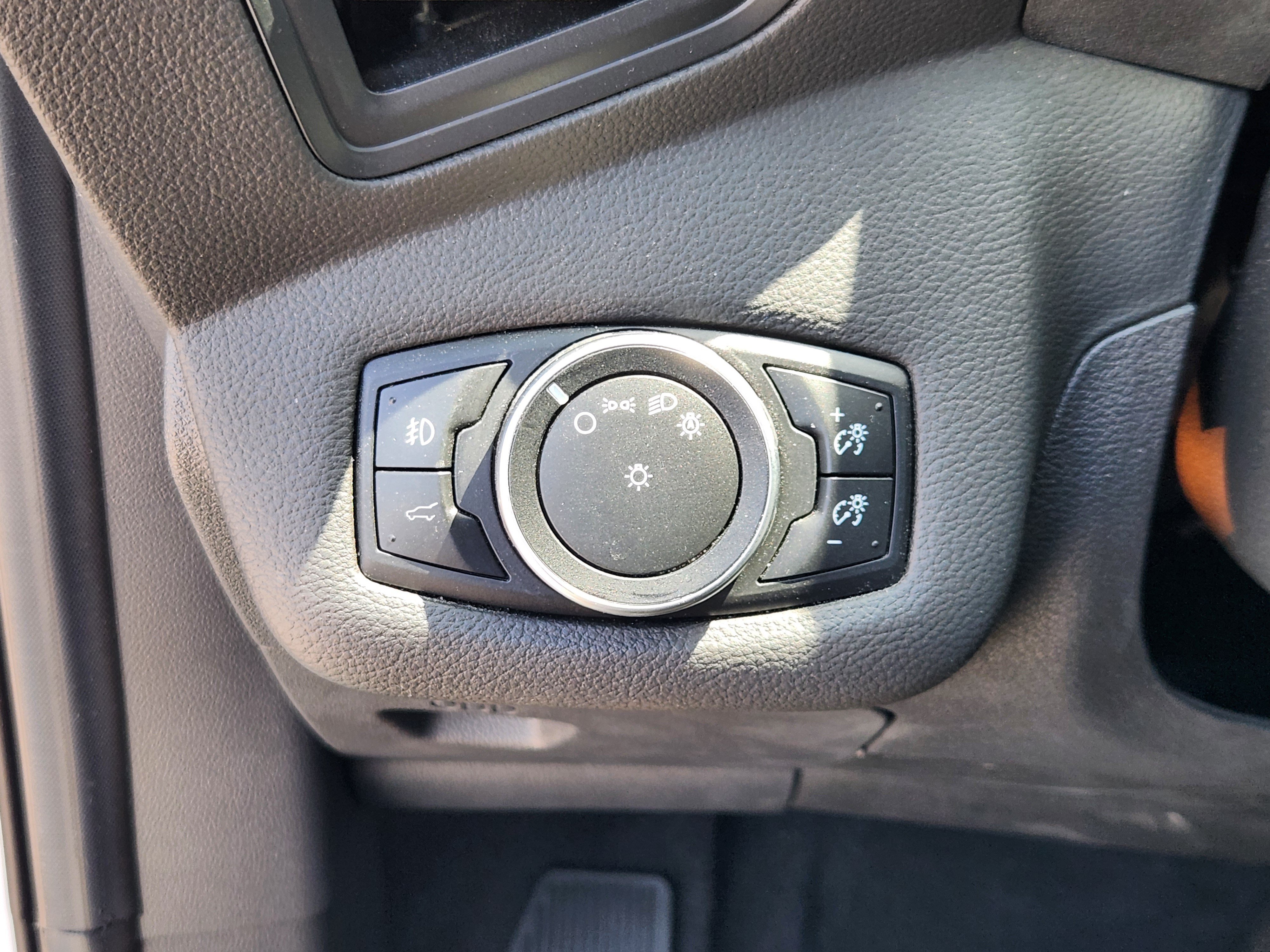 Used 2017 Ford Escape SE FWD image 24