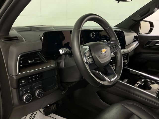Used 2025 Chevrolet Suburban LT image 20