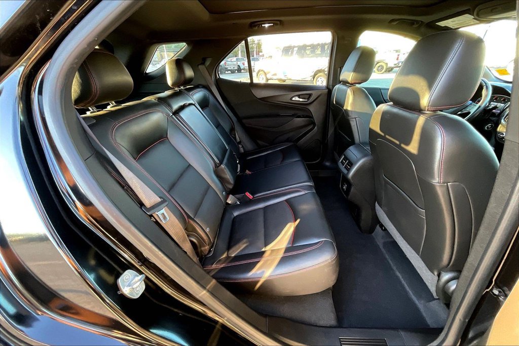Used 2022 Chevrolet Equinox RS w/ RS Leather Package AWD/4WD image 24