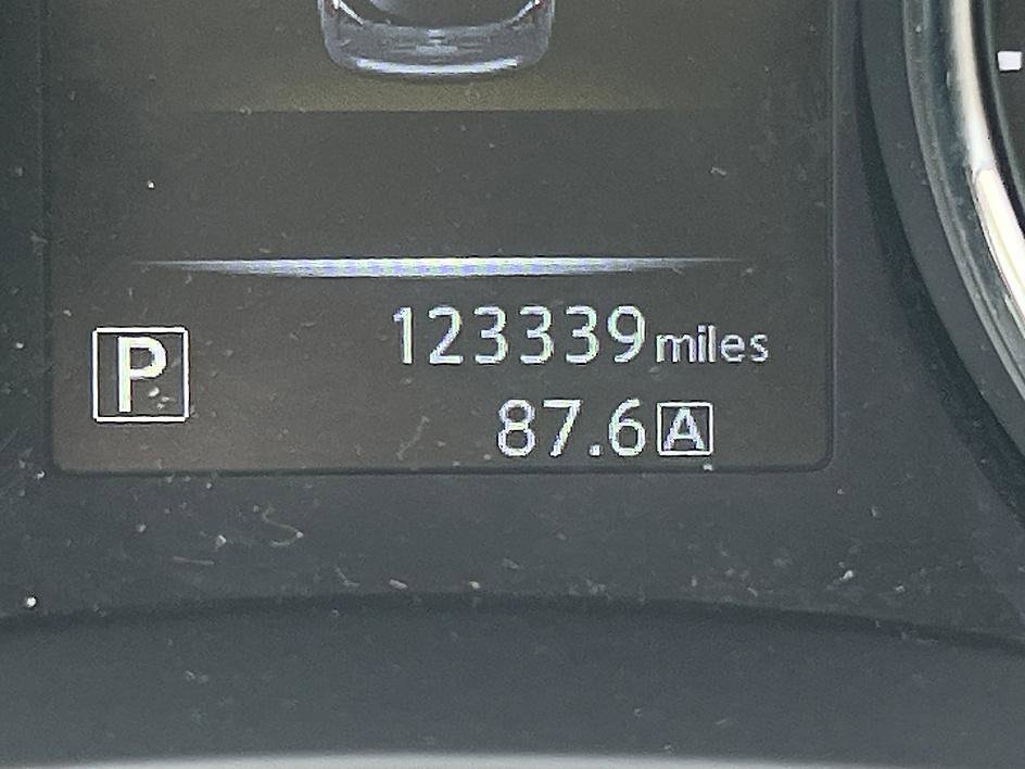 Used 2015 Nissan Rogue SV w/ SV Moonroof Package image 23