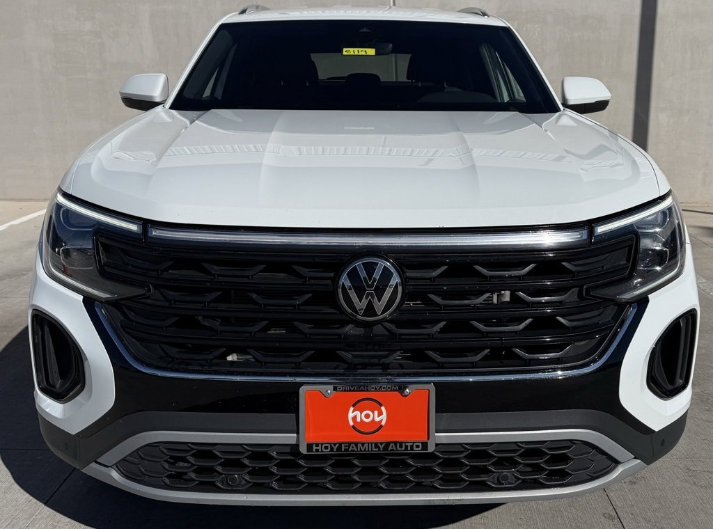 Used 2024 Volkswagen Atlas Cross Sport SE image 2