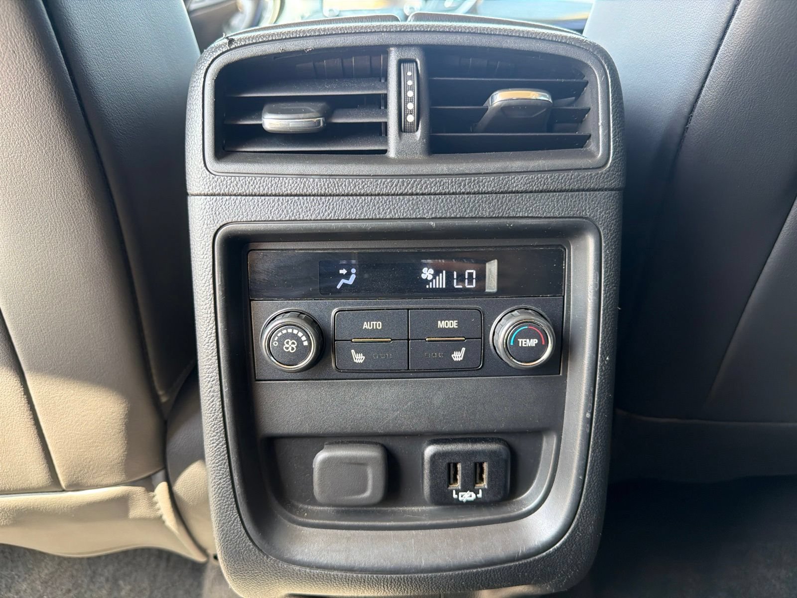 Used 2017 Buick Envision Essence FWD image 21