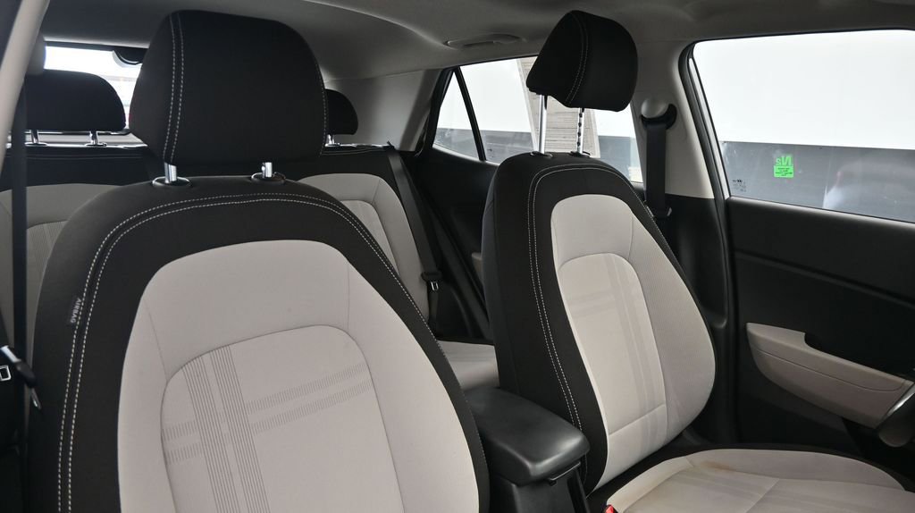 Used 2023 Hyundai Venue SEL FWD image 11