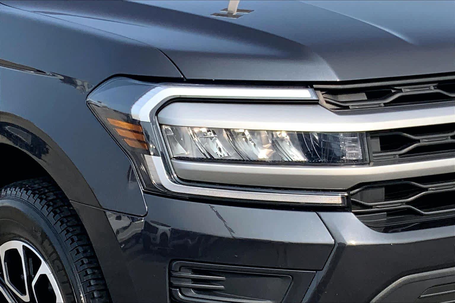 Used 2023 Ford Expedition XLT RWD image 24