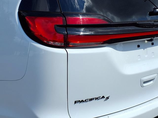 Used 2026 Chrysler Pacifica Limited w/ S Appearance Package FWD image 27