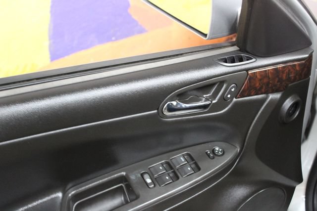 Used 2015 Chevrolet Impala LTZ FWD image 13