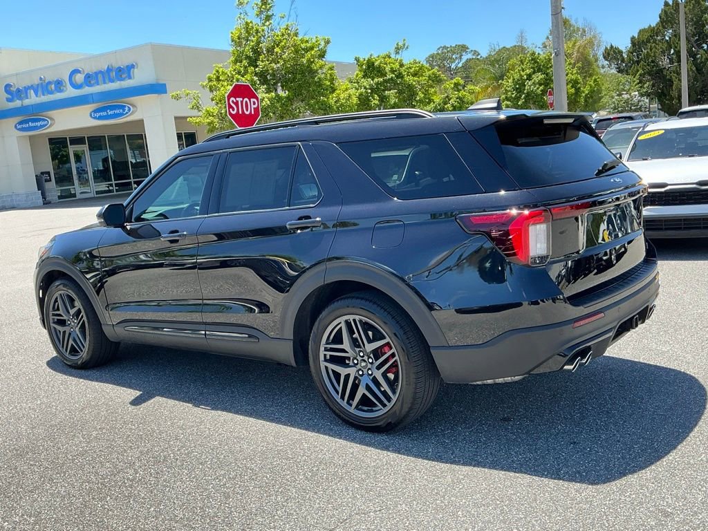 Used 2025 Ford Explorer ST w/ Sun And Sound Package AWD/4WD image 3