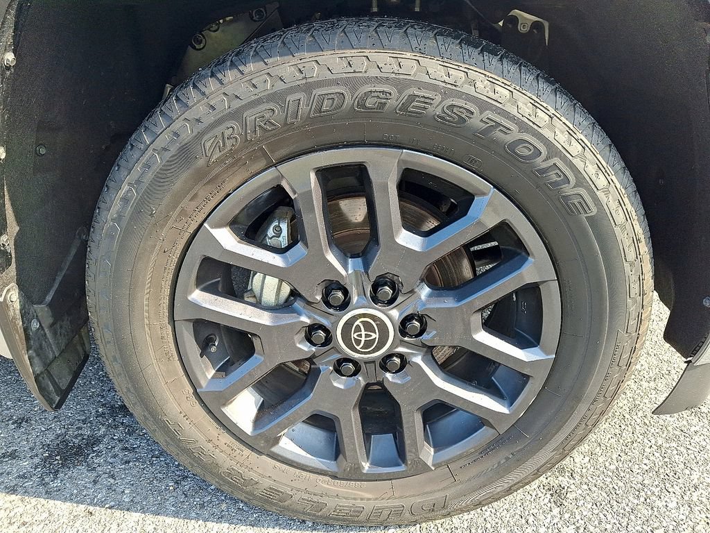 Used 2024 Toyota Sequoia Platinum AWD/4WD image 11