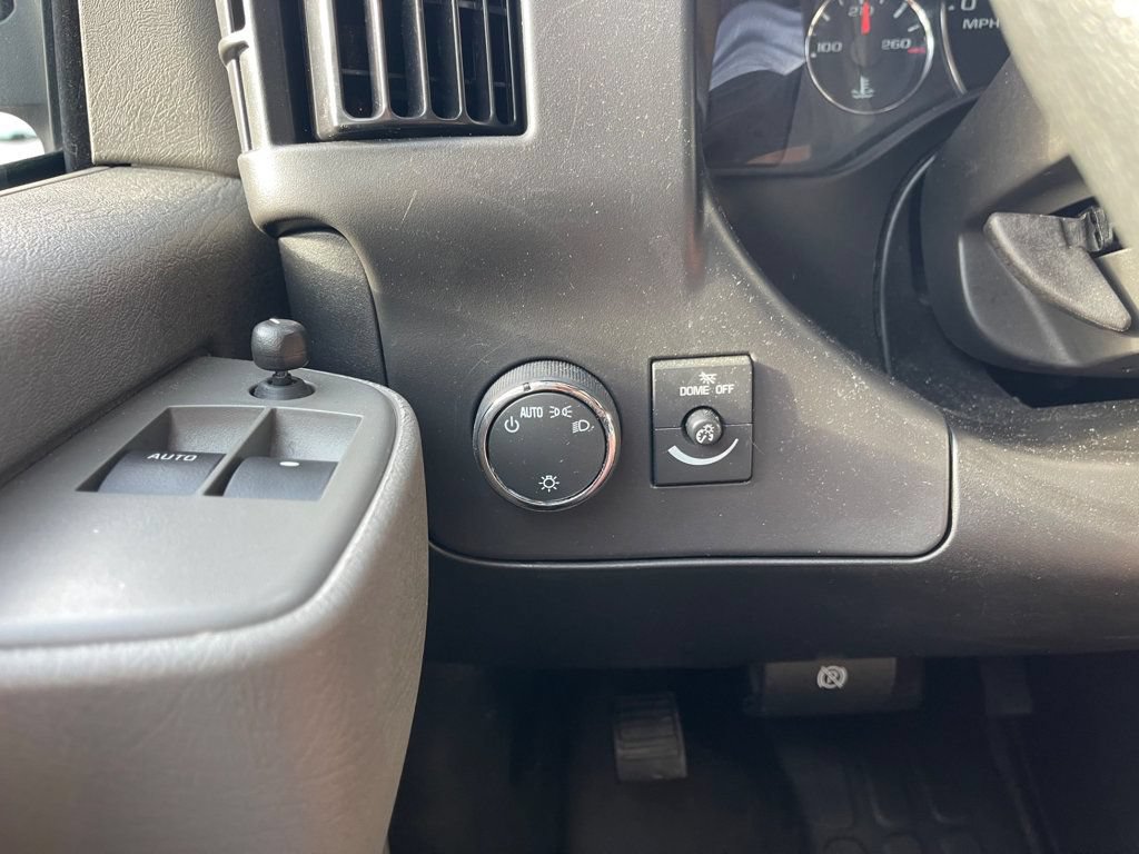 Used 2025 Chevrolet Express 2500 w/ Driver Convenience Package RWD image 18