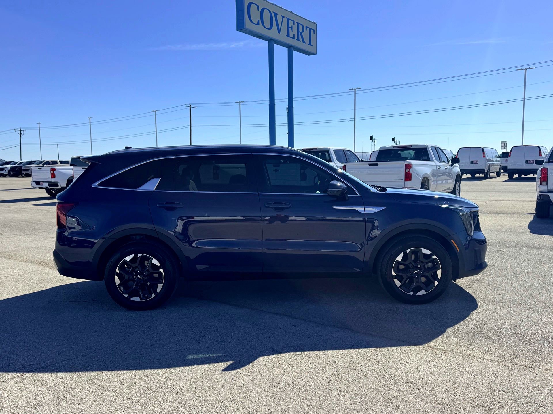 Used 2025 Kia Sorento S image 5