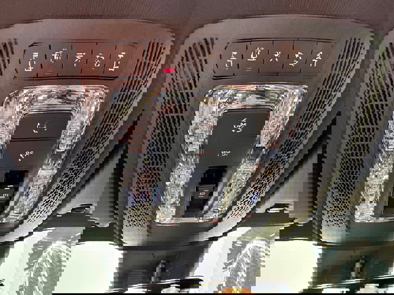 Used 2024 Mercedes-Benz GLB 250 4MATIC image 21