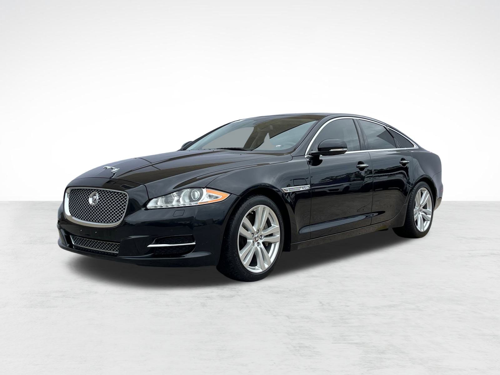Used 2013 Jaguar XJ image 1