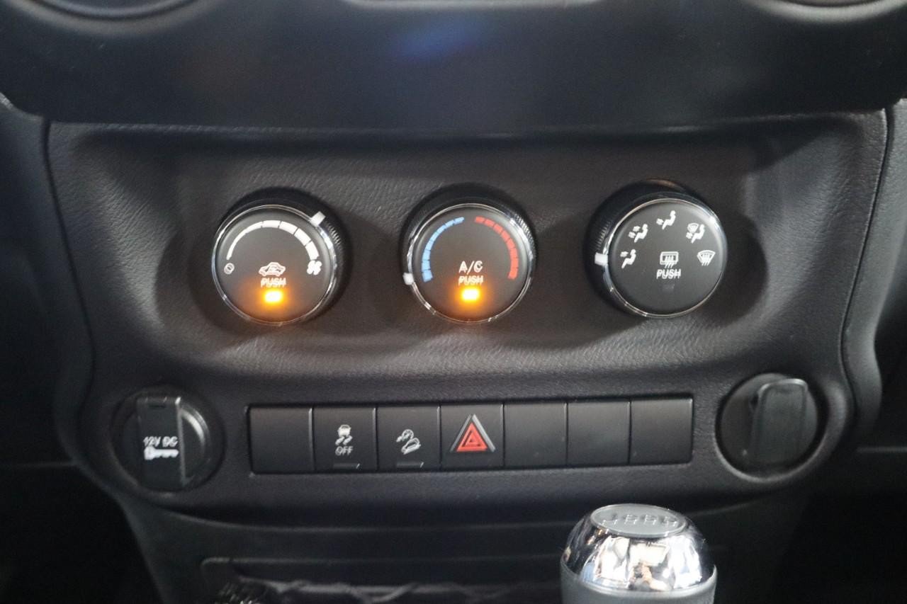 Used 2018 Jeep Wrangler Sport w/ Connectivity Group AWD/4WD image 17