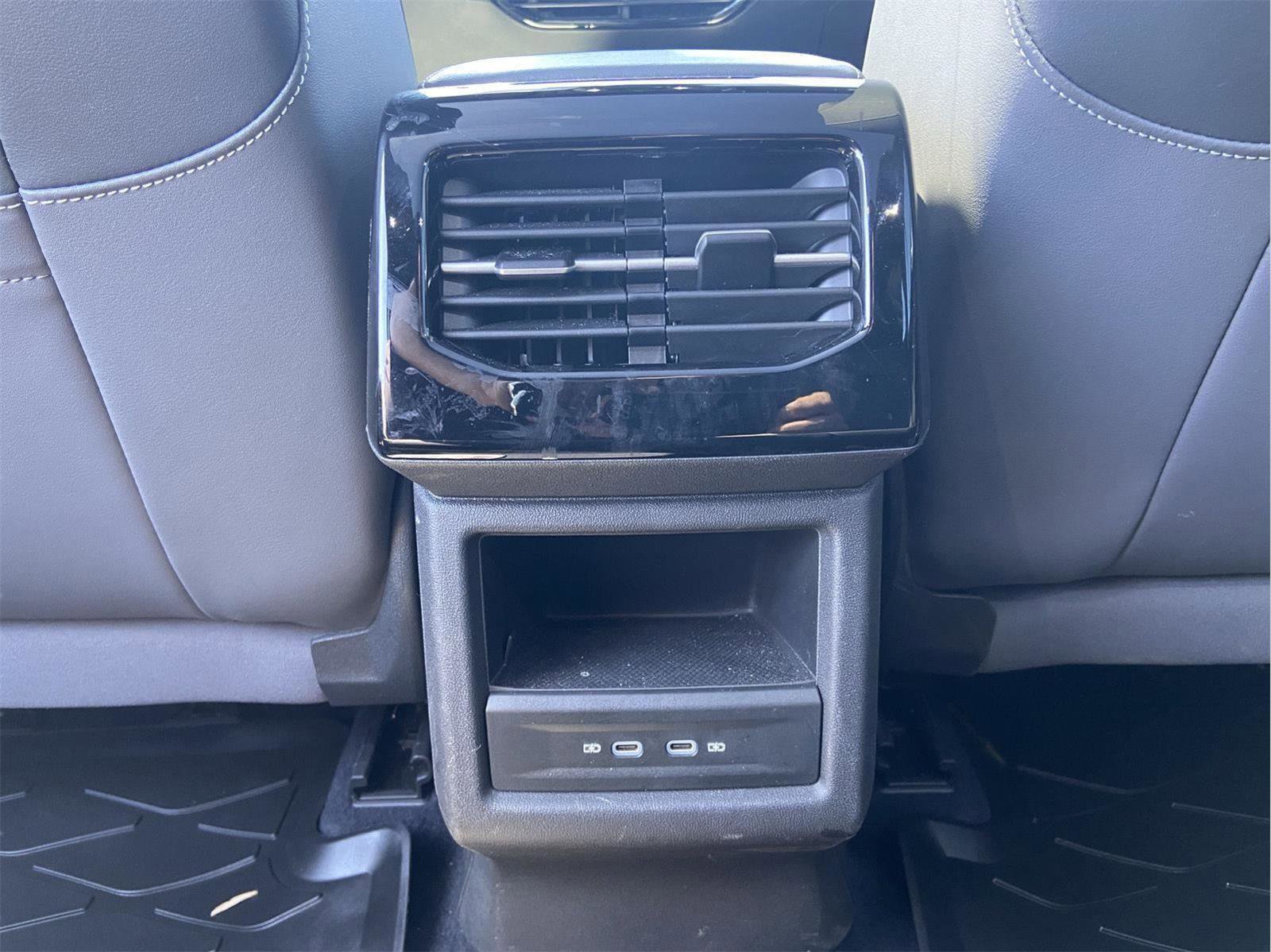 Used 2023 Volkswagen ID.4 Pro S AWD/4WD image 13