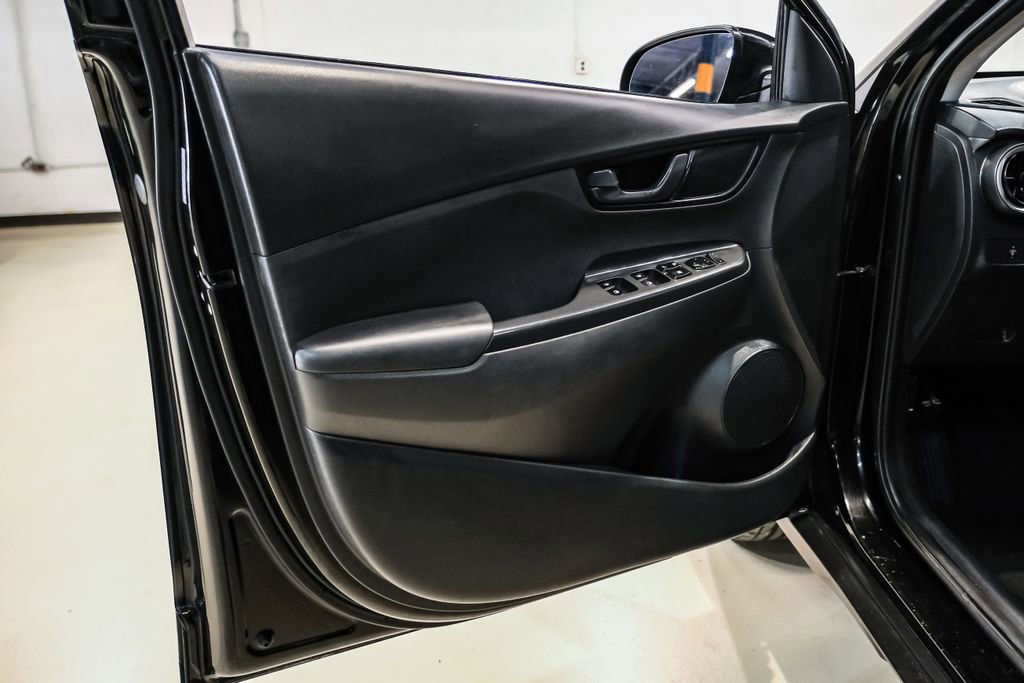 Used 2022 Hyundai Kona SEL FWD image 39