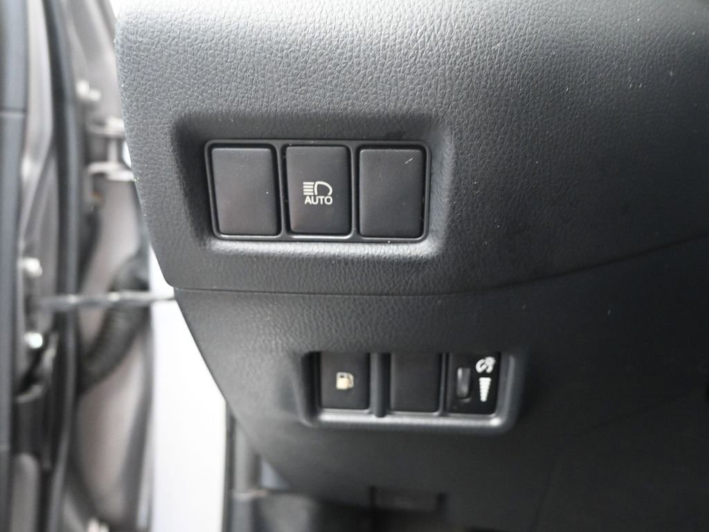 Used 2019 Toyota C-HR image 29