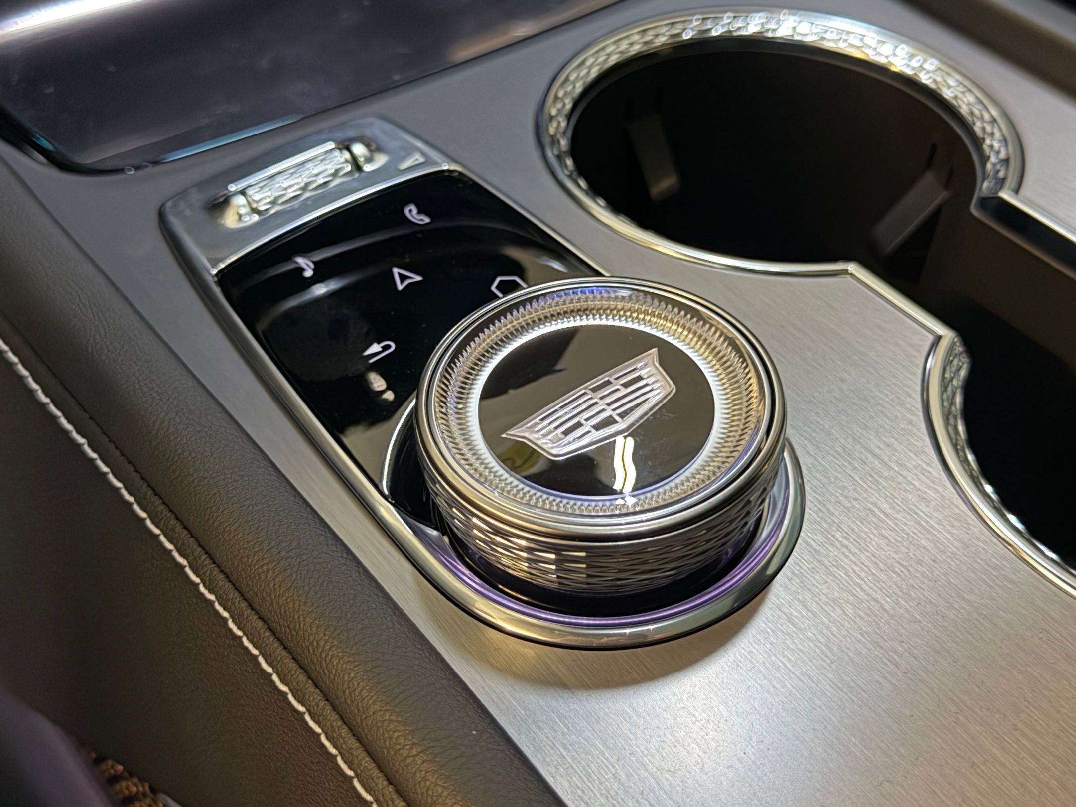 New 2026 Cadillac Vistiq Sport image 38