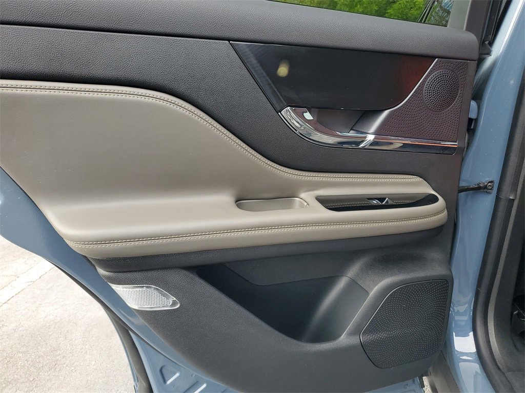 Used 2023 Lincoln Corsair FWD w/ Equipment Group 101A image 9