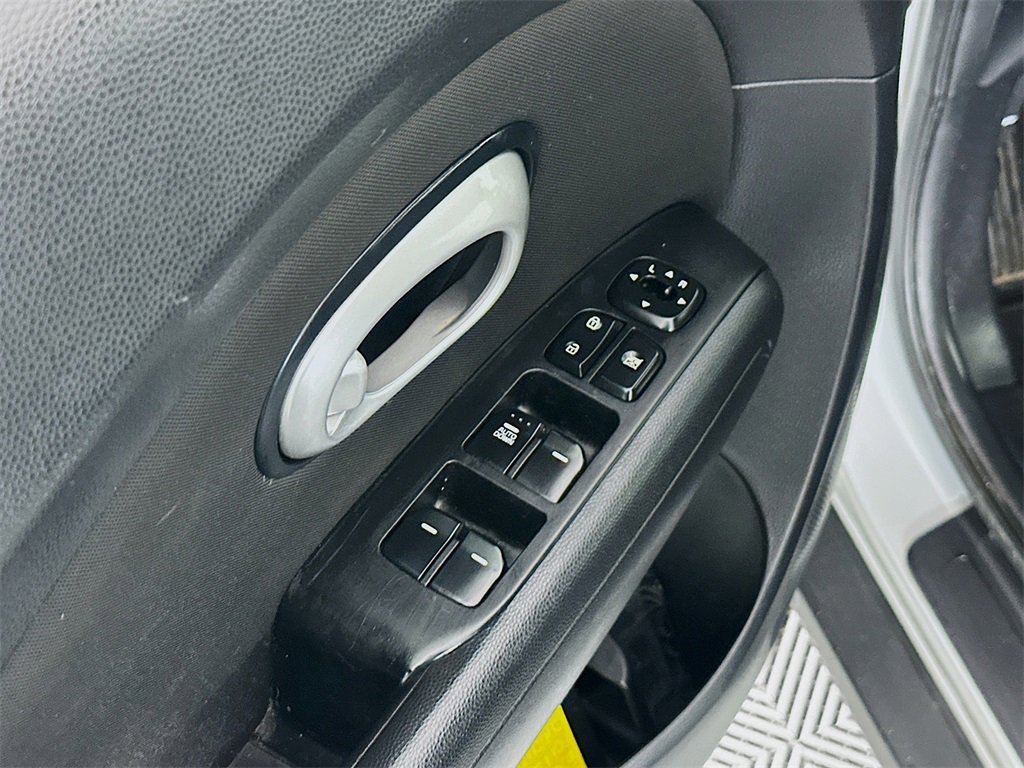 Used 2016 Kia Soul image 16