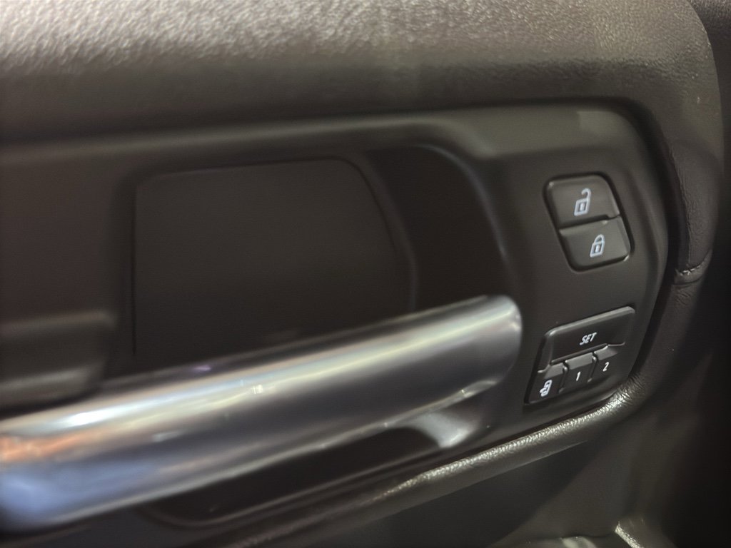 Used 2019 Chevrolet Silverado 1500 High Country w/ Technology Package AWD/4WD image 35