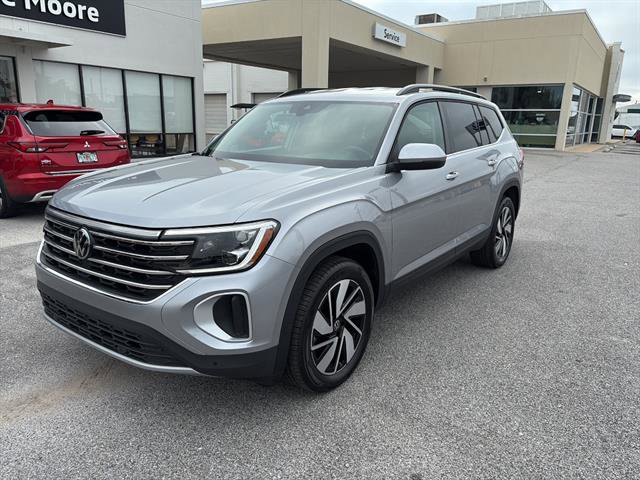 Certified 2025 Volkswagen Atlas SE image 3